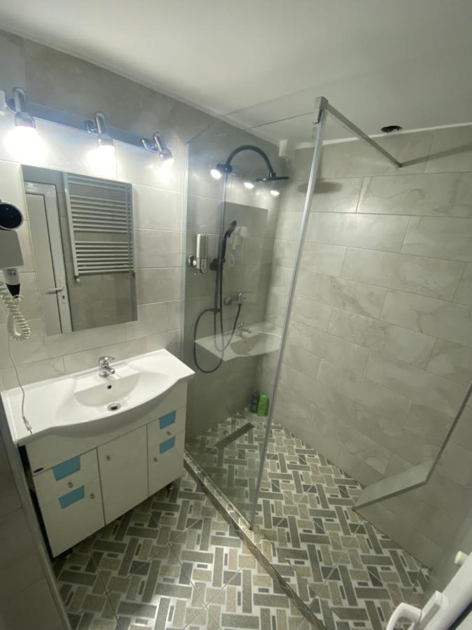 Neva Apartments ฟาการาช ภายนอก รูปภาพ